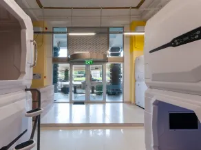 Capsule Hotel Happy lounge - Interior entrance