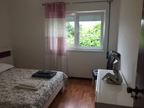 Quiet Holiday Home for a Relaxing Holiday - Værelse