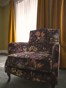 MJ's - Room