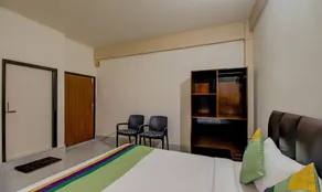 Treebo Staying Center - Room