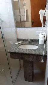 Bombinhas Praia Apart Hotel - unidade rua Bem Te Vi - Bathroom