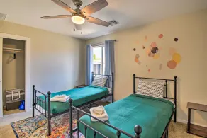 Stylish Glendale Home w/ Private Yard + Patio - Innenbereich