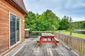 5 Mi to Jay Peak Resort: Cabin w/ Pond Access! - Interiör