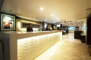 Hotel Le Roi Near New Delhi Railway Station - Réception