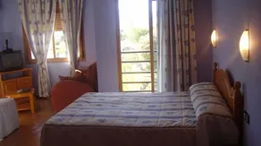 LAS GLORIAS - Camera