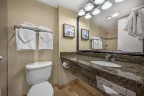Best Western Plus Ocean View Resort - Bathroom