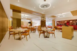 Red Fox by Lemon Tree Hotels, Vijayawada - Restaurant