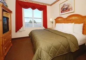 Quality Inn & Suites I-35 E-Walnut Hill - Room