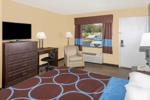Super 8 by Wyndham Sarasota Near Siesta Key - Chambre
