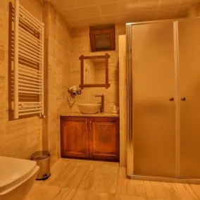 Milat Cave Hotel - Bathroom