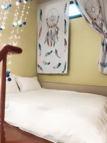 Qin's House II - Room