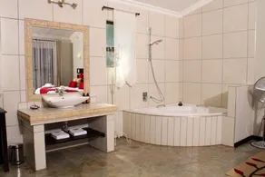 Winterton Country Lodge @ Rose Cottage - Badezimmer