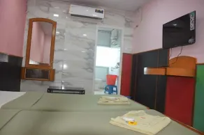 hotel prashant international - Room