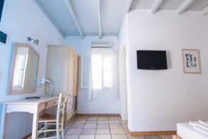 Far Out Village Hotel - Chambre