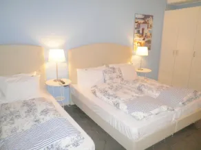 Homely Studios - Rom