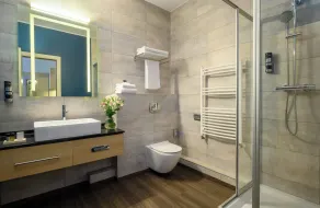 Leonardo Hotel Budapest - Bathroom