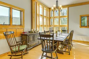 Near Skiing & Hiking: Quiet Home in West Wardsboro - Interiör