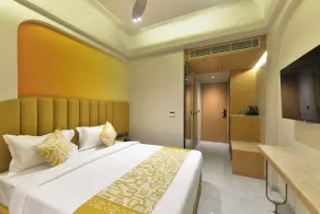 Bhagwati Luxuria Hotel  - Værelse