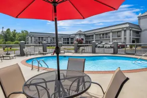 Quality Inn Oak Grove Fort Campbell - Piscine