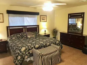 WW H302 5 O Clock Somewhere - Room