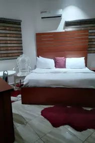 Alim Royal Hotel and Suites - Zimmer