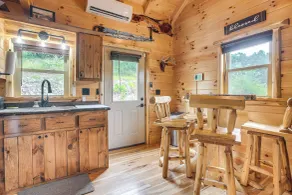 Hike & Fish! Cabin Near Hocking Hills State Park - Interiör