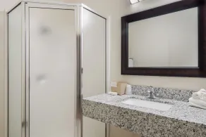 Red Roof Inn Fort Worth – Saginaw - Badezimmer