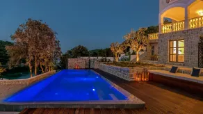 Beachfront Villa Feodora Grande - Basseng