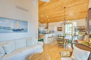 Walk to Dtwn Syracuse: Private Lake-view Home - Interiør