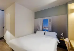 B&B HOTEL FREJUS Puget-sur-Argens - Værelse