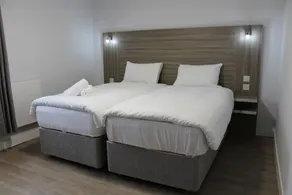 Sky Nights Hotel London Heathrow - Room