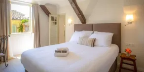 Hôtel Les Armoiries, Valbonne - Vue de la chambre