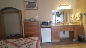 Bristlecone Motel - Room