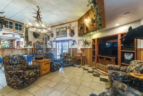 Hot Tub, Fire Pit! Massive Mt Vernon Hunting Lodge - Innenbereich