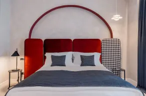 Monograph Freedom Square - Room