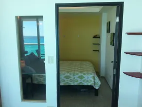 Ocean view Dream condo in resort with 2 pools - Room
