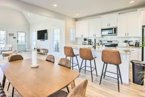 Opelika Townhome w/ Central A/C + Heating! - Interior