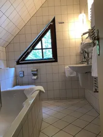 Hotel Diana - Bathroom