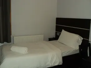 New Globe Hotel - Room
