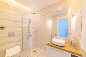 Villa Solaris Heated Pool & Jacuzzi - Bad