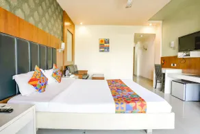 Hotel Devanshi & Banquets by Classy Stay - Værelse