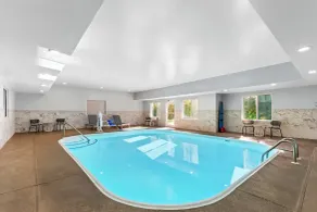 Spark by Hilton La Grange - Pool