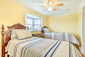Family Vacation Rental: 18 Mi to Philadelphia - Interiör