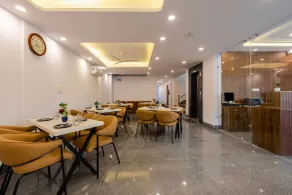 Hotel Park Tree I Sec-63A I Noida I Couple Friendly and Corporate Rooms available - Restaurant