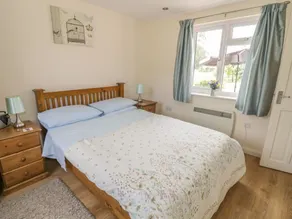 Lawn Lodge - Room