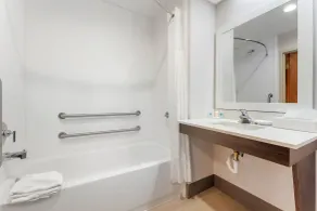 Comfort Inn & Suites LaVale - Cumberland - Salle de bain