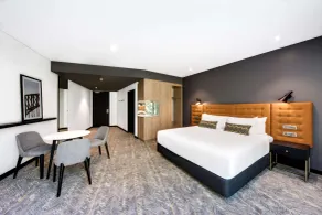 Vibe Hotel North Sydney - Room