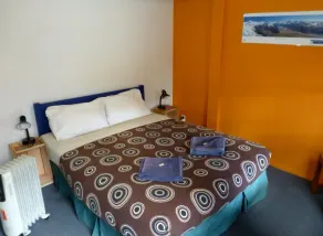 Sequoia Lodge Backpackers - Chambre
