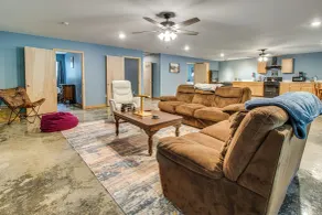 1 Mi to Greers Ferry Lake! Outdoor Adventure Base - Innenbereich