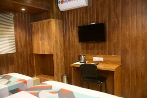 Hotel Malad Inn opposite Malad Railway Station - Room